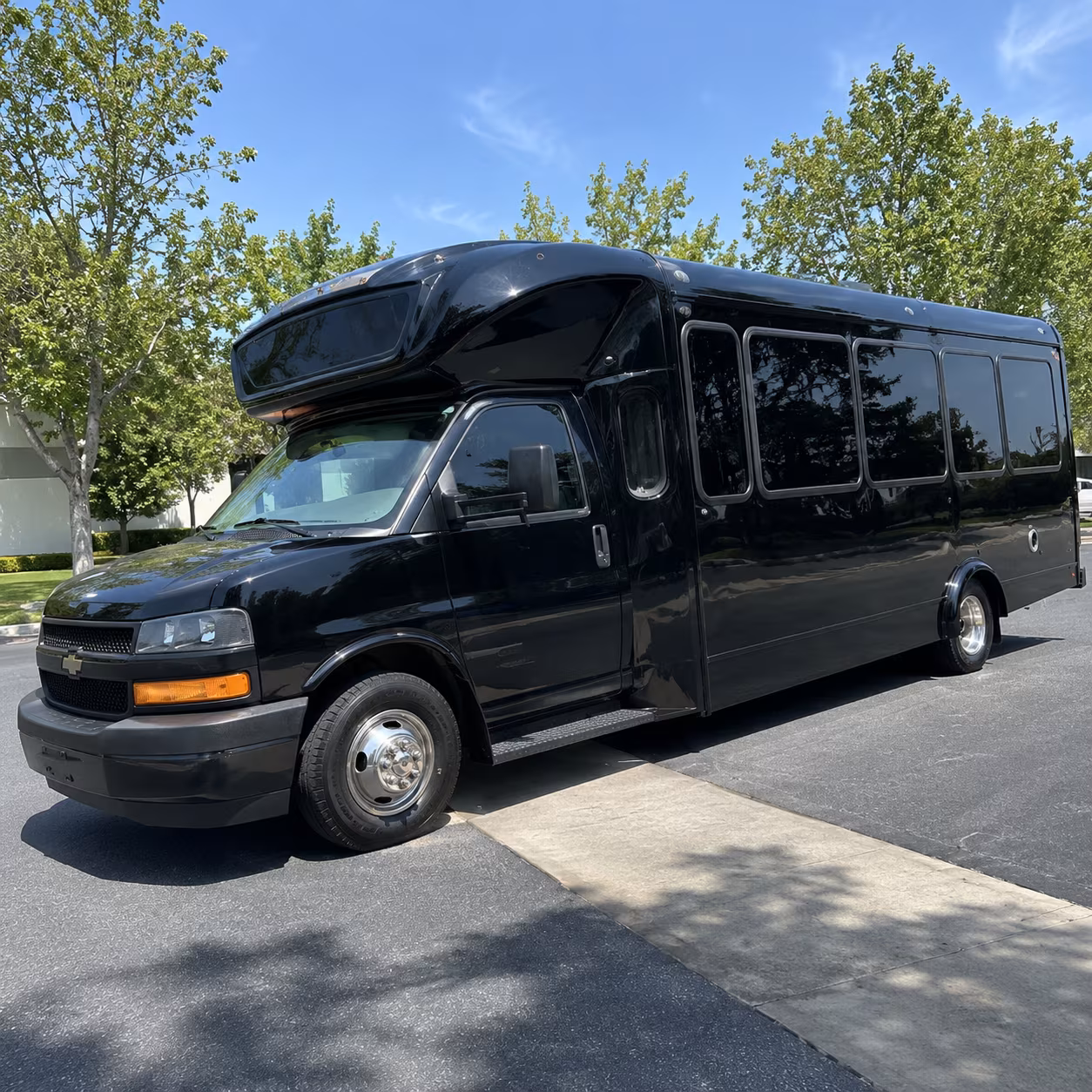 antioch 15 passenger party bus