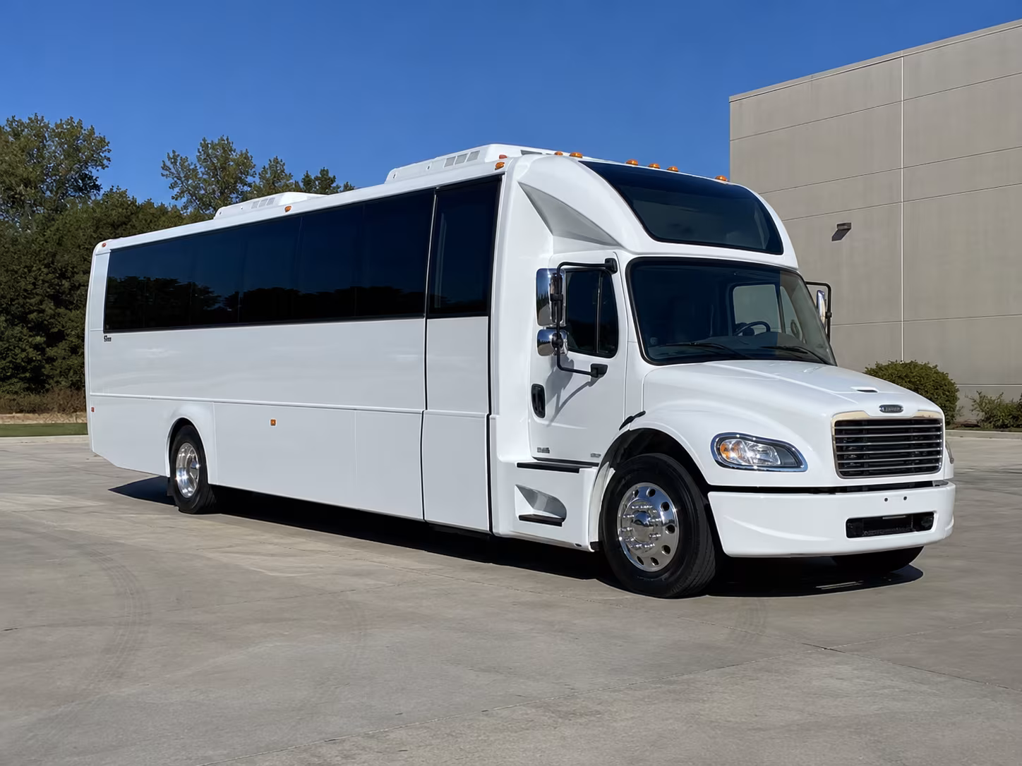 antioch 28 passenger party bus